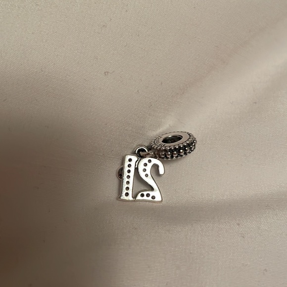 Pandora 21 infinity charm - Picture 2 of 3